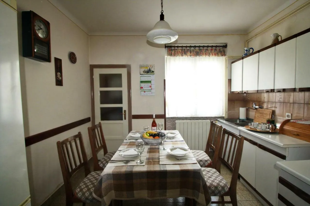Apartment Persich بولا